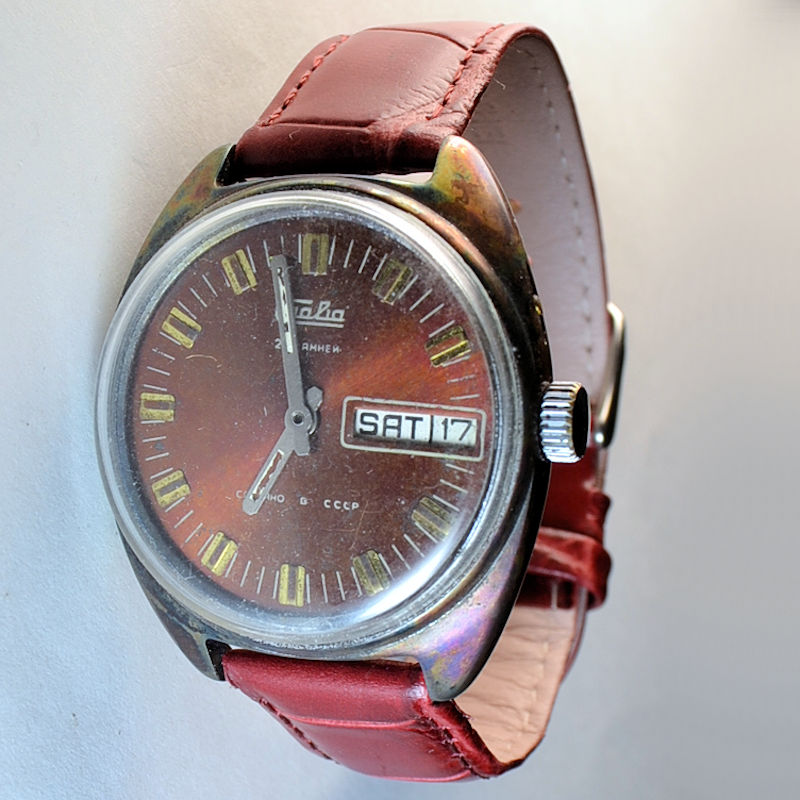 Фото часов Слава СССР бордовый циферблат хром
