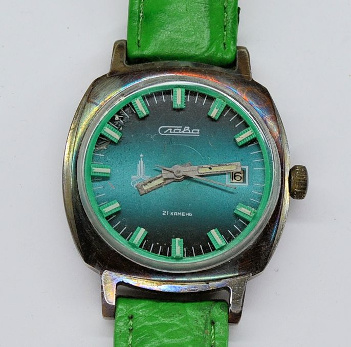 Фото советских часов Слава Олимпиада 2428 зеленый циферблат хром