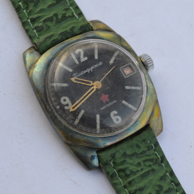 Ювелирное оксидирование. Советские часы ручной работы Восток Командирские зеленый корпус
