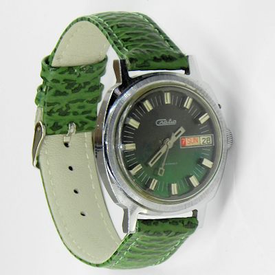 Фото часов Слава СССР 2428 зеленый циферблат хром