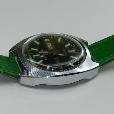 Зеленые часы Слава с ремешком фото