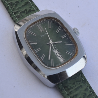 Фото часов Слава СССР 2428 зеленый циферблат хром вертикальная дата