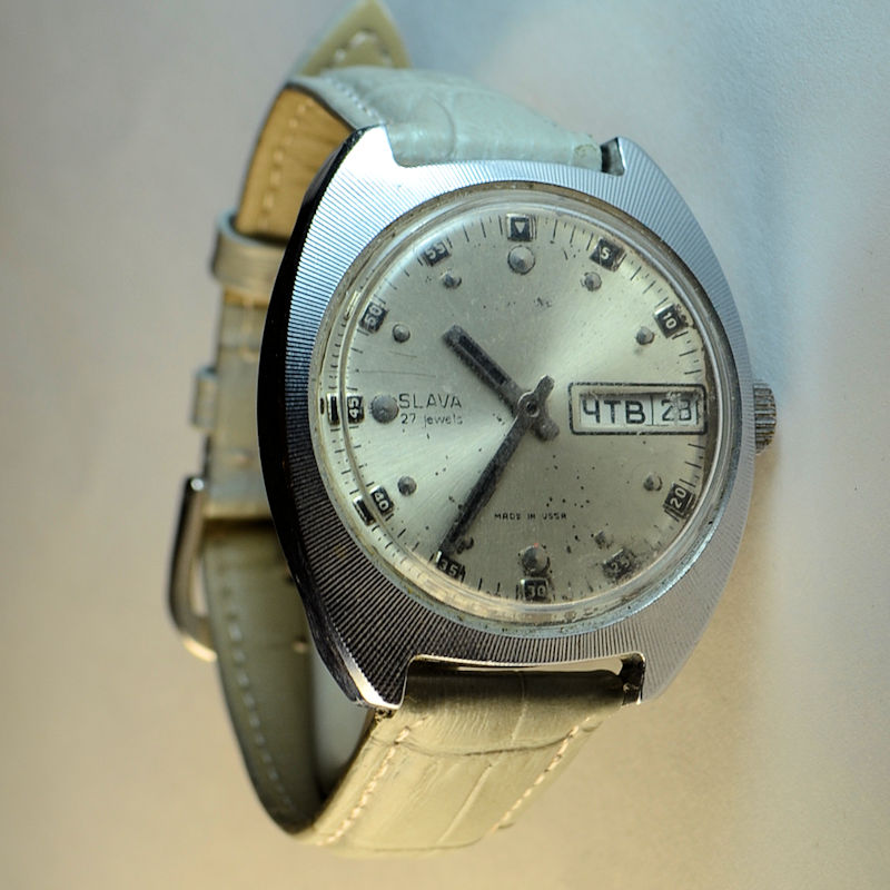 Фото часов Слава СССР 2428 механика на 26ти камнях серебряный циферблат