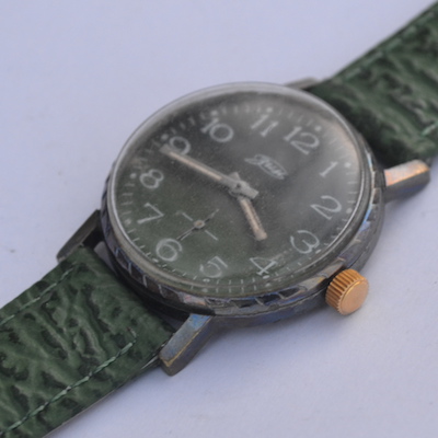 Часы ЗИМ зеленый циферблат ручной работы. Ювелирное оксидирование