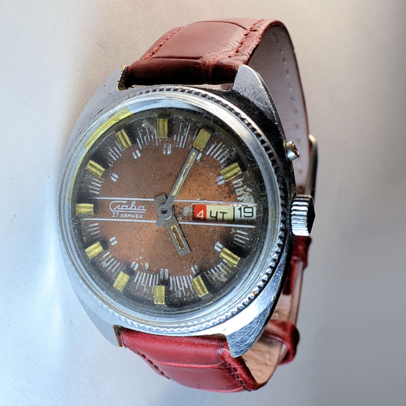 Фото для каталог часы Слава коричневый циферблат хромированный корпус
