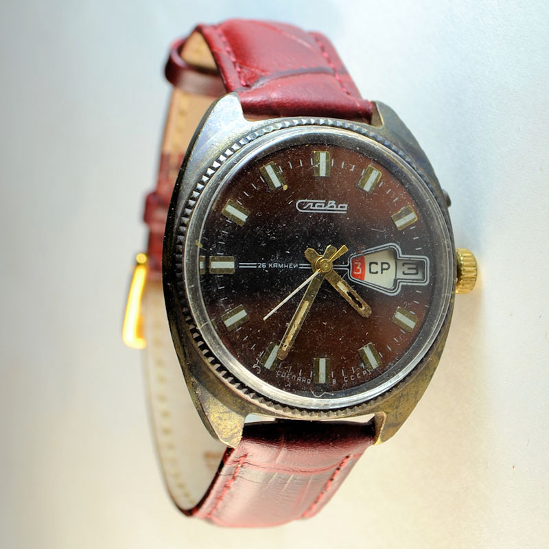 Фото часов Слава СССР бордовый циферблат хром